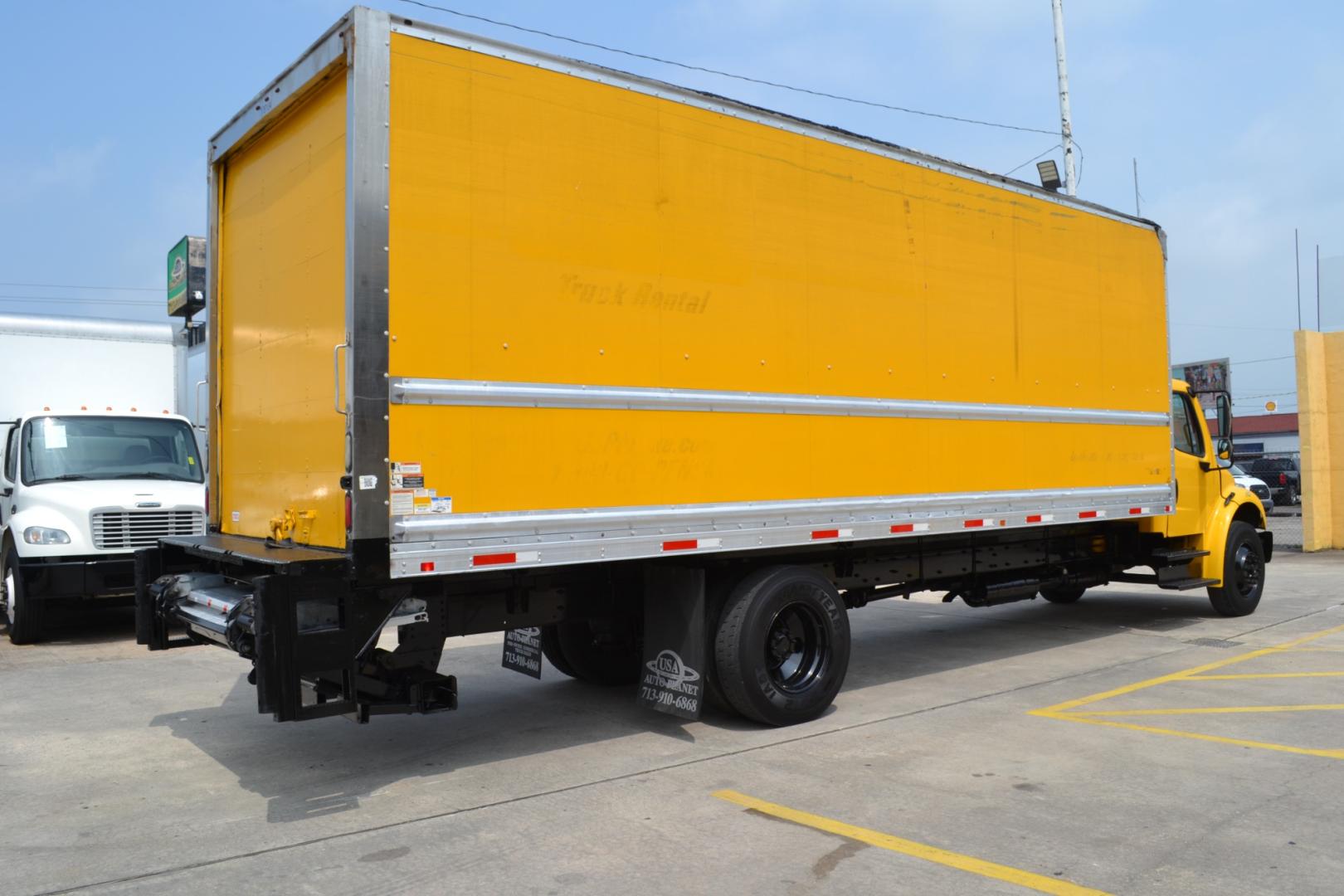 2017 YELLOW /BLACK FREIGHTLINER M2-106 with an CUMMINS ISB 6.7L 220HP engine, ALLISON 2200RDS AUTOMATIC transmission, located at 9172 North Fwy, Houston, TX, 77037, (713) 910-6868, 29.887470, -95.411903 - Photo#4